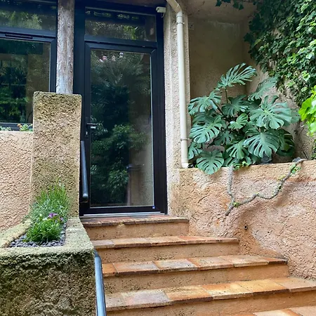 Charming Villa-appartement With A View On The Sea Of 95 M2 * Cannes