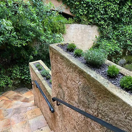 Apartament Charming Villa-appartement With A View On The Sea Of 95 M2 *